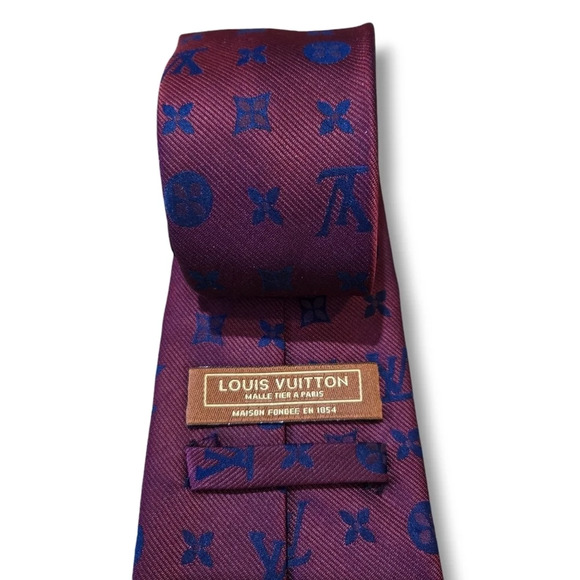 Louis Vuitton 1990's Rare Silk Tie  Mens Red 100% Silk Handmade - Picture 1 of 5